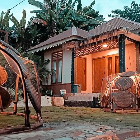 Lontart Guesthouse Nggorang Exterior foto